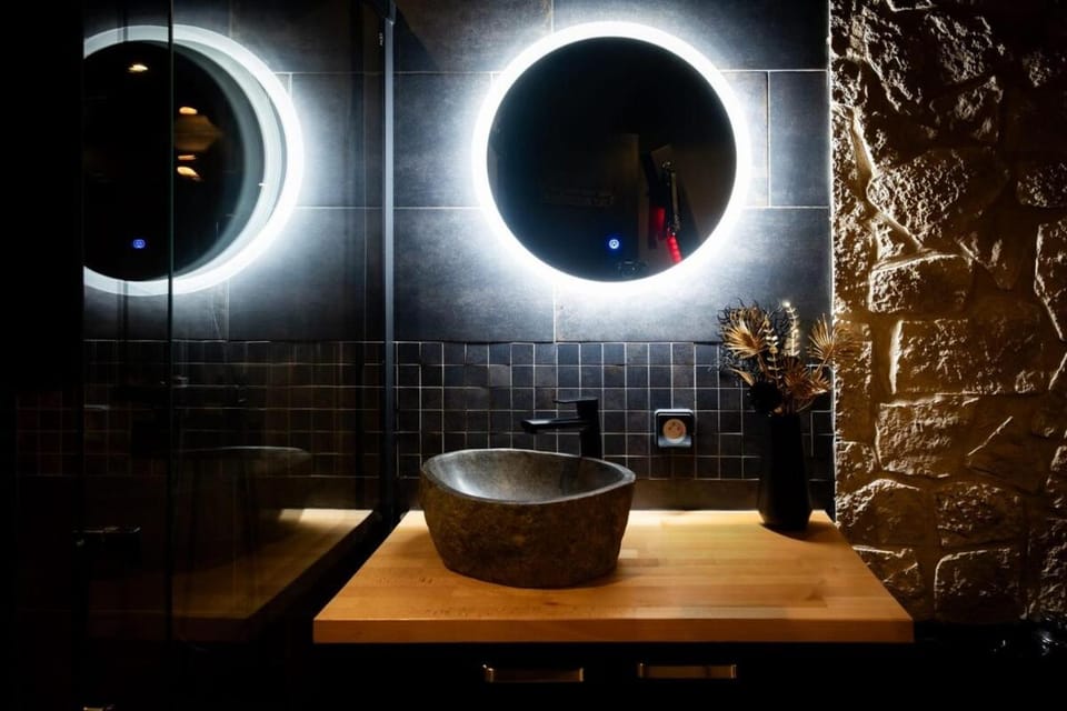 Studio La Tentation - Spa, Champagne, Lit King Size, Clim Apartment in Narbonne
