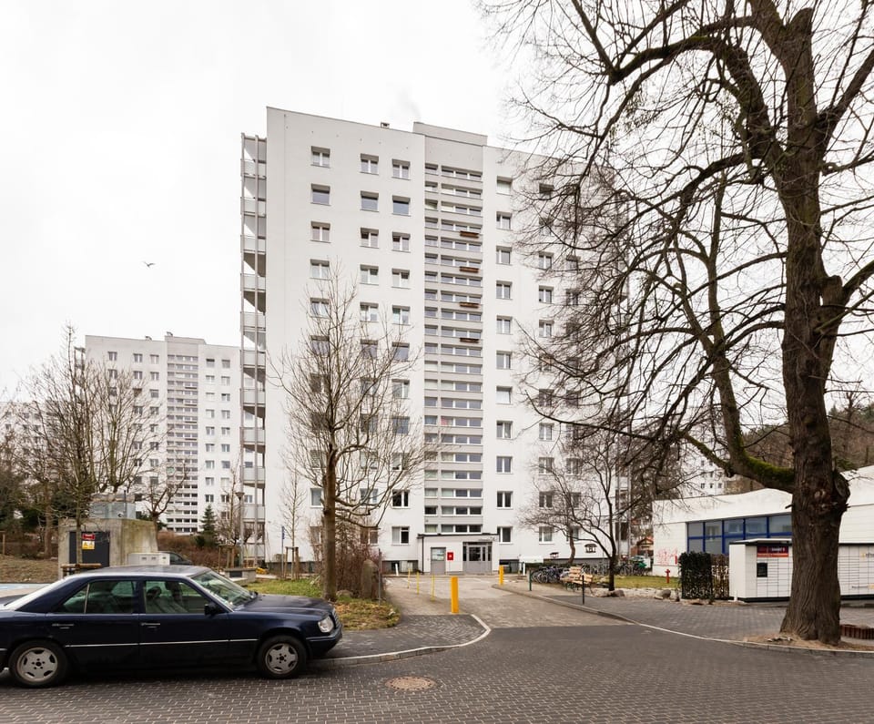 Property building, Neighbourhood