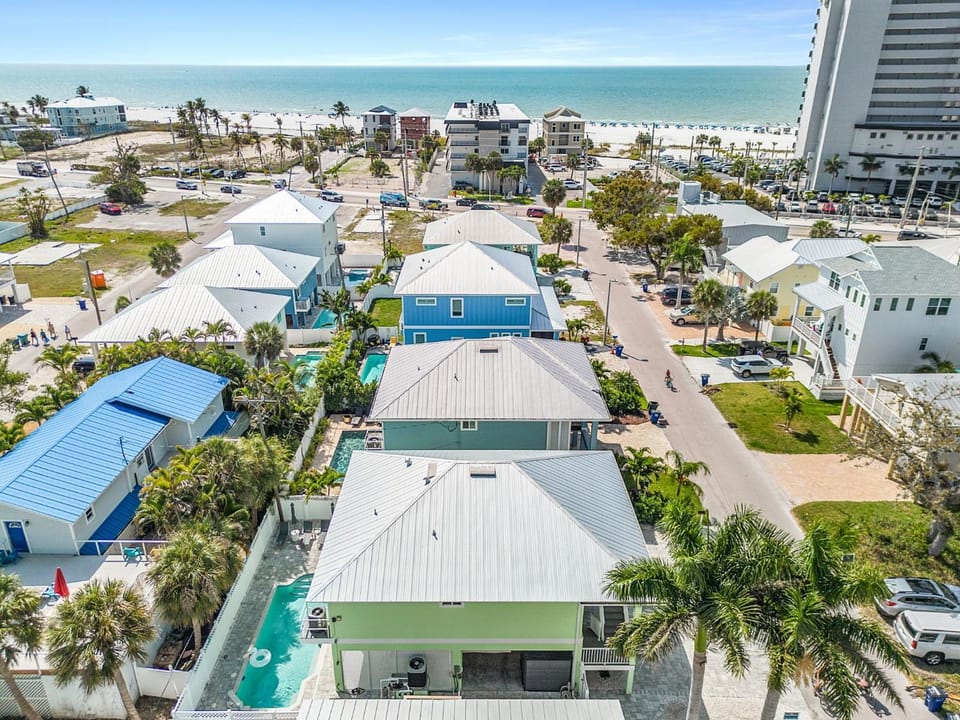 140 Pearl Paradise 3BR 2BA with Pool! home House in Estero Island