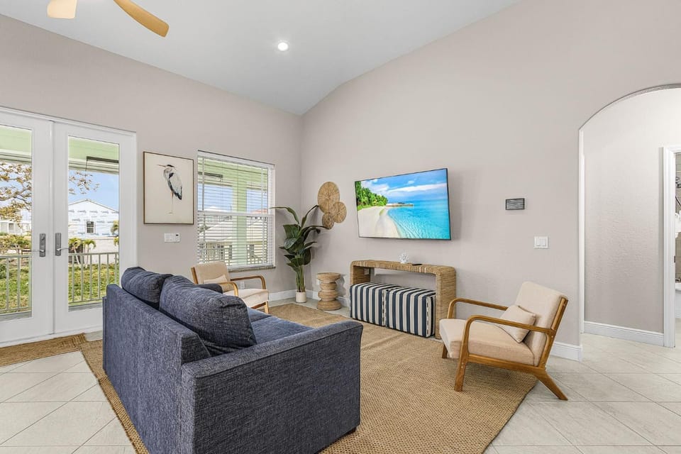 140 Pearl Paradise 3BR 2BA with Pool! home House in Estero Island