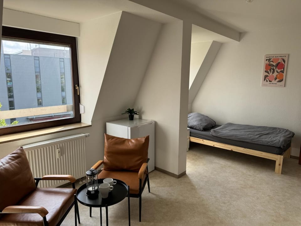 Bed, Seating area
