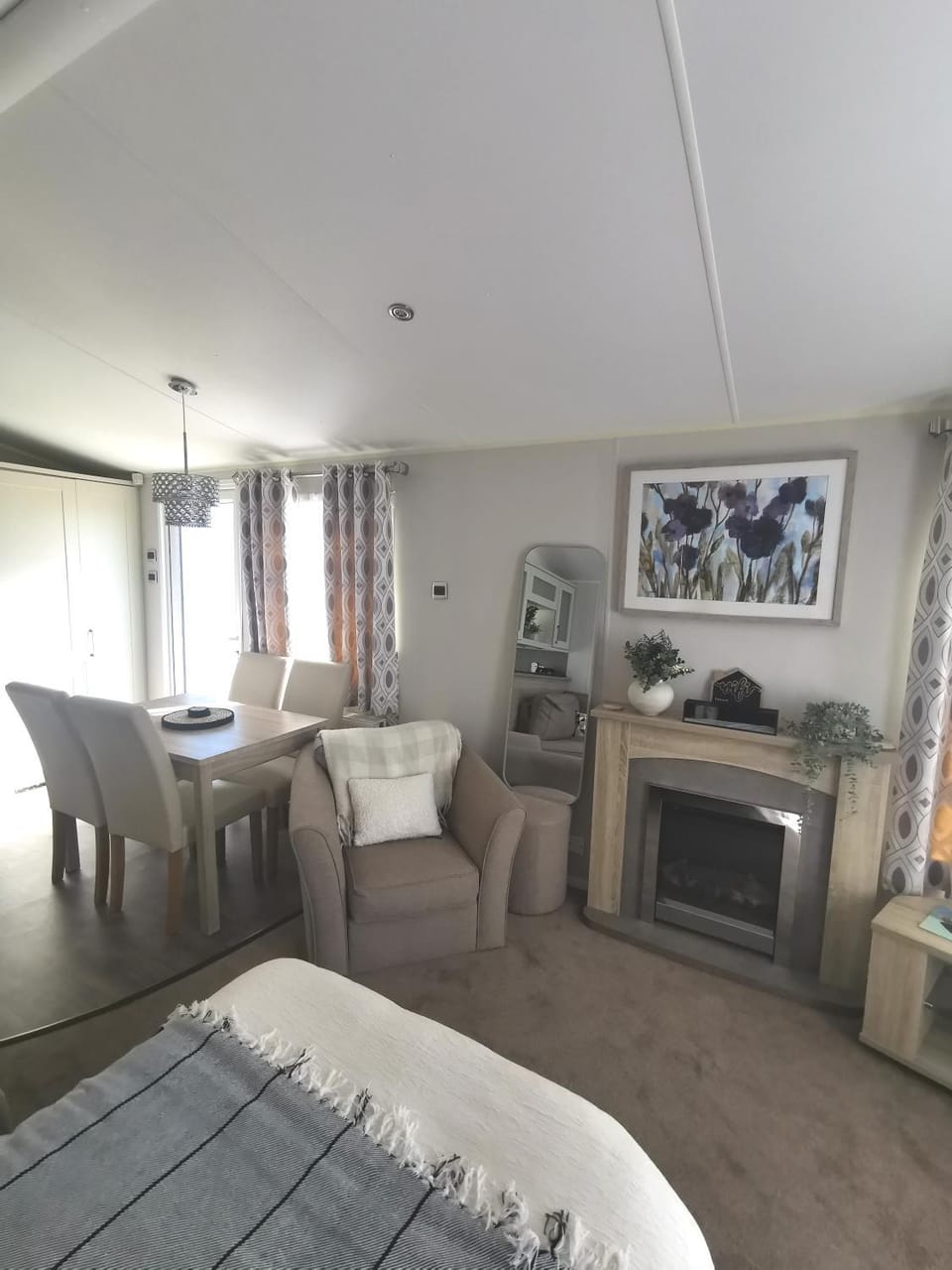 Living room, Dining area