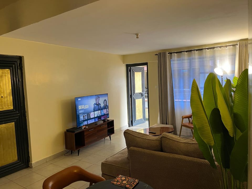 Communal lounge/ TV room, TV and multimedia, Living room, Seating area, Evening entertainment