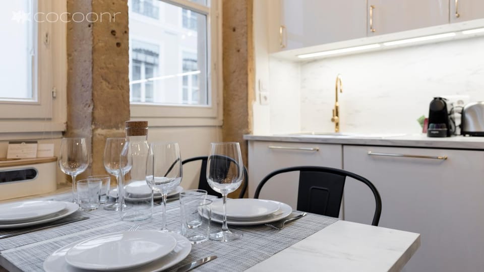 Dining area, Meals