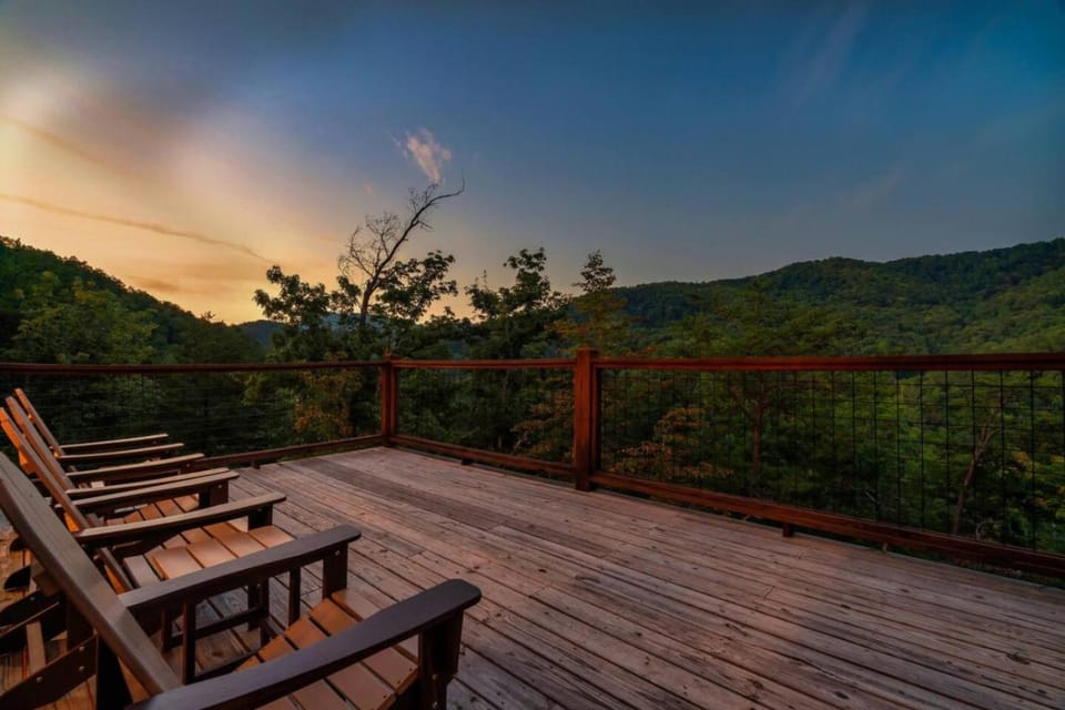 The Refined Raccoon Retreat House in Sevier County