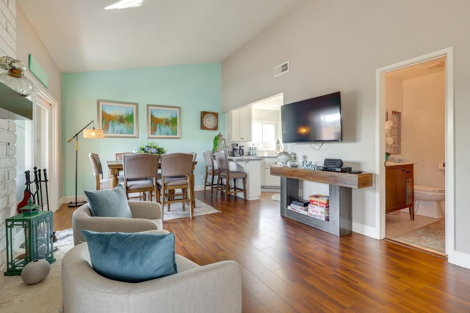 Walk to Beach + Pier: San Clemente Family Getaway House in San Clemente
