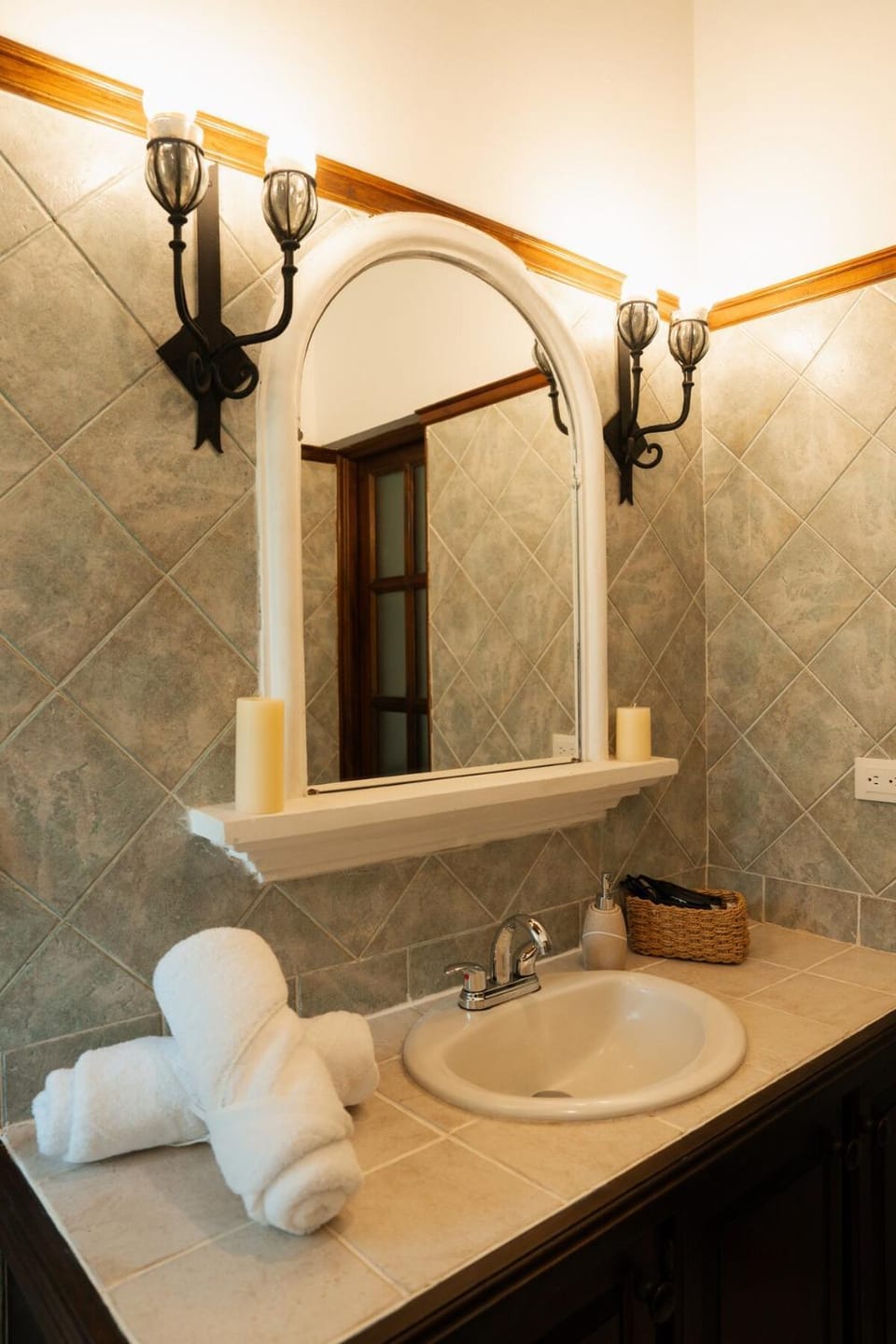 Bathroom, towels