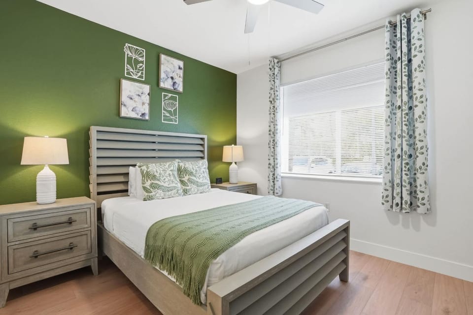 #313 - Luxury First Floor - Golf Views -Sleeps 4 House in Lely Resort