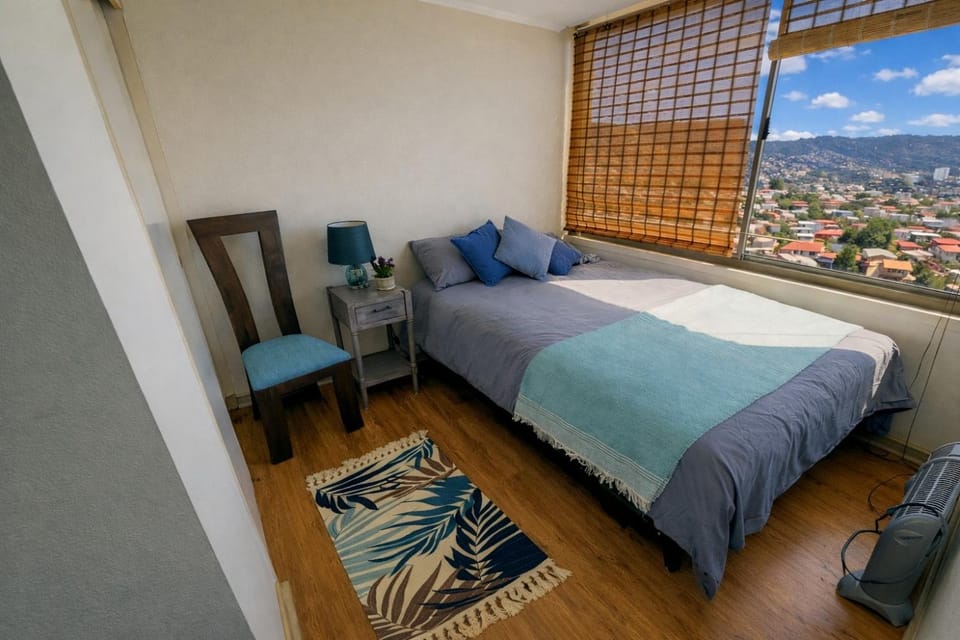 Photo of the whole room, Bedroom, Sea view