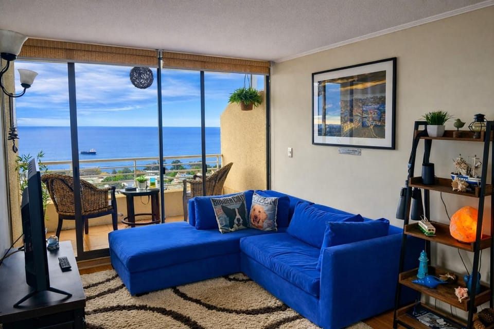 Natural landscape, TV and multimedia, View (from property/room), Balcony/Terrace, Living room, Sea view