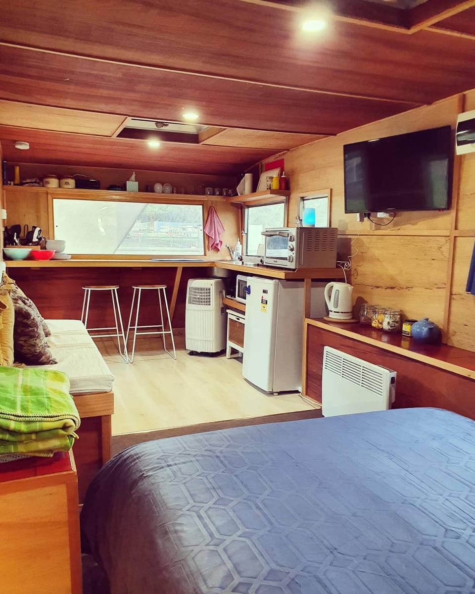 Little T Luxury tent in Yarra Junction