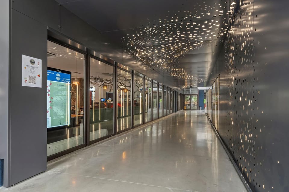 Property building, Facade/entrance