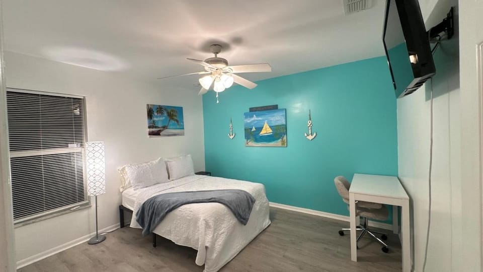 4 Bedroom House with Heated Pool in Cape Coral Apartment in Cape Coral