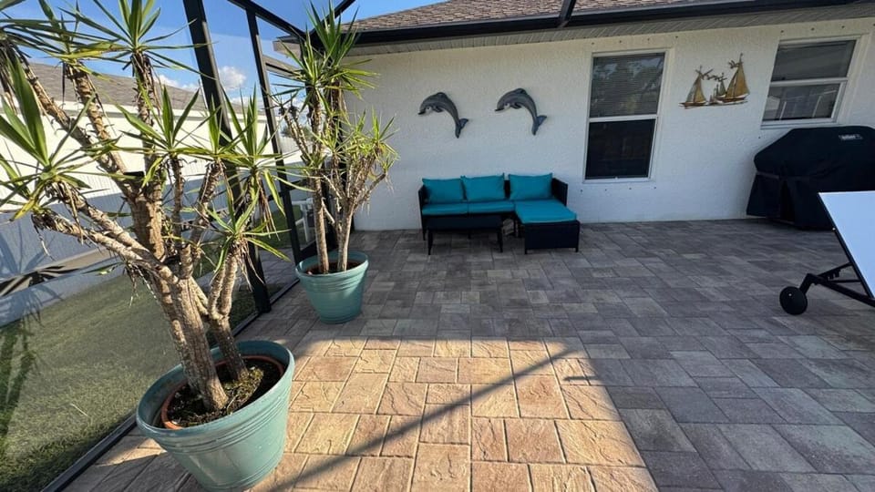 4 Bedroom House with Heated Pool in Cape Coral Apartment in Cape Coral
