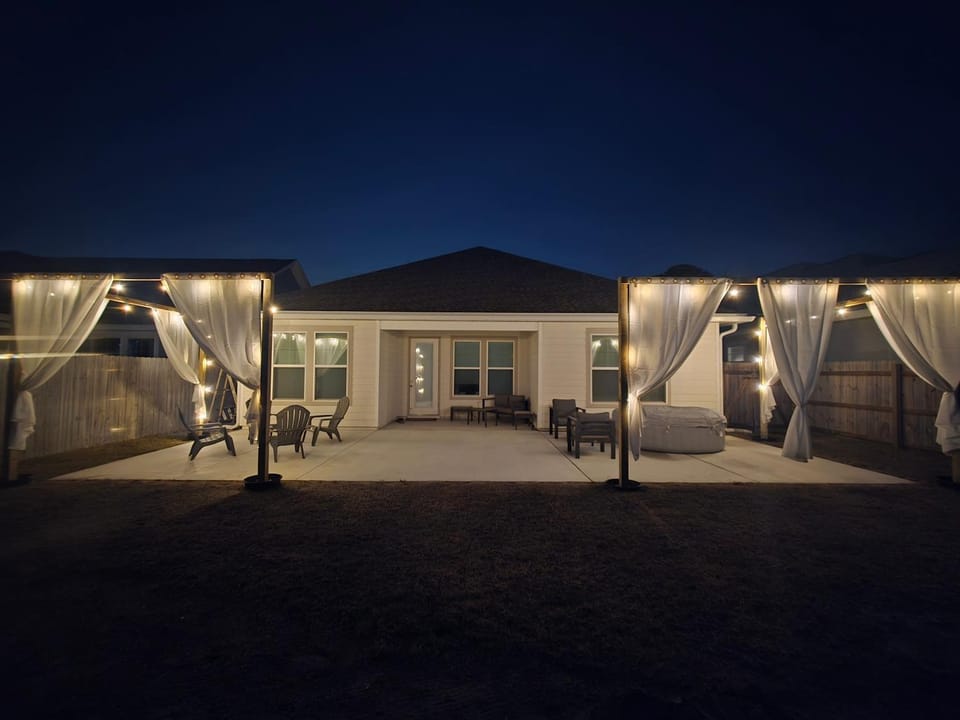 Property building, Patio, Night, Hot Tub