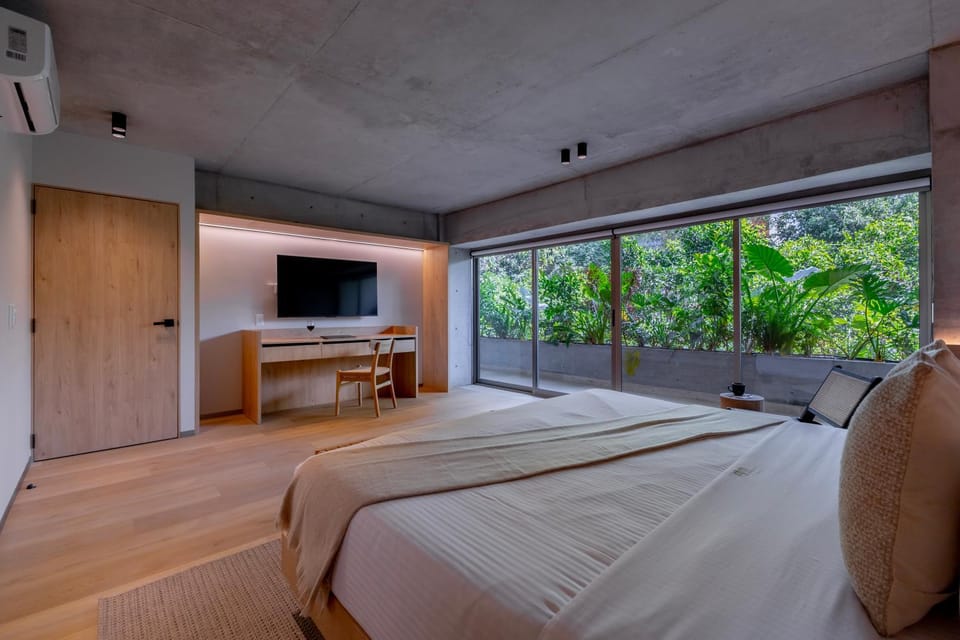Bed, Place of worship, TV and multimedia, View (from property/room), Balcony/Terrace, Bedroom, air conditioner