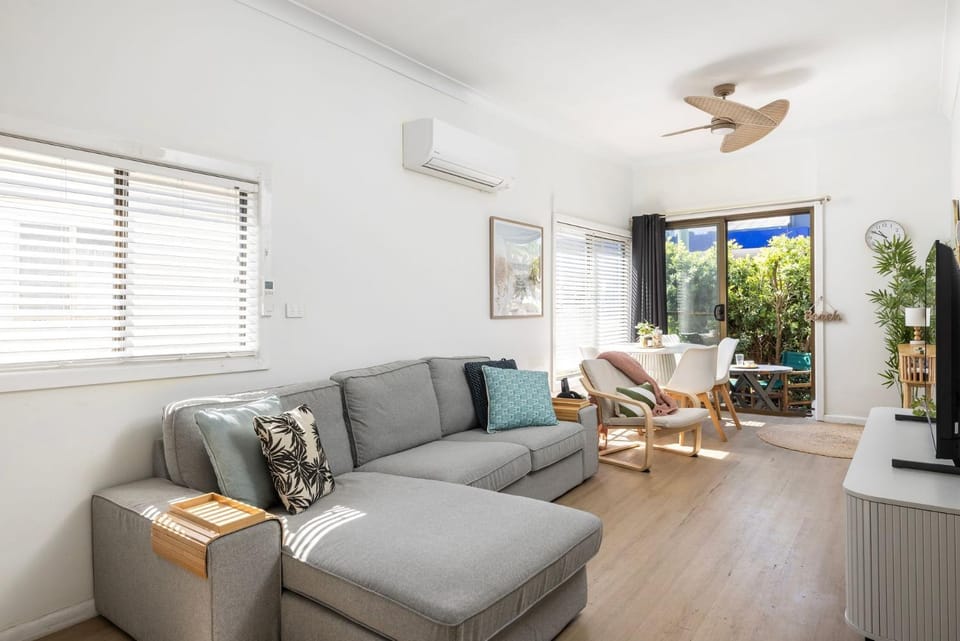 Akuna and Karingal Cottages Fingal Bay House in Fingal Bay