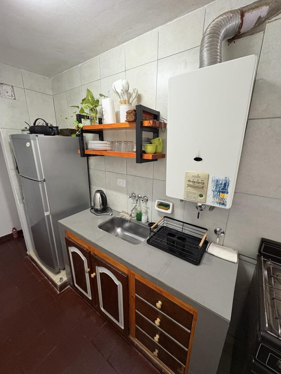 Kitchen or kitchenette, dishwasher