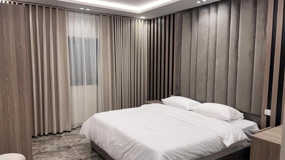 شقة غرفتين نوم وصالة ومطبخ صغير ودورتين مياه في حي الحمدانية j15 Apartment in Jeddah