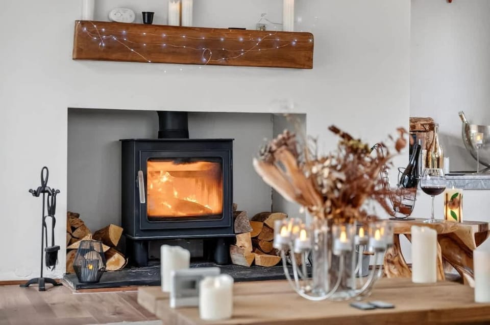 Corner View - Welcoming family home with conservatory House in Glasgow