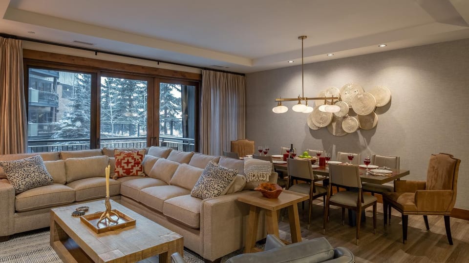 Day, Winter, Living room, Seating area, Dining area, furniture