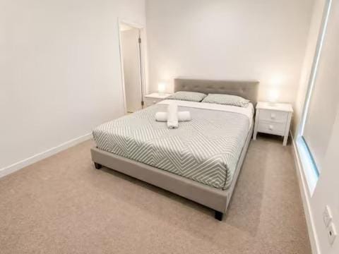 MAR3110 l Stylish New 3BR Retreat in Vibrant Marrickville Apartment in Marrickville