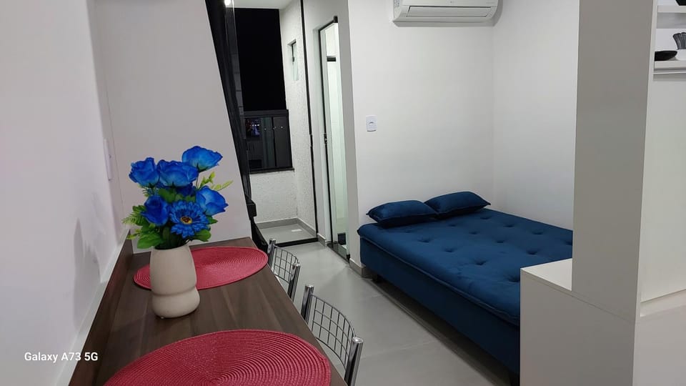 Bed, Living room, air conditioner