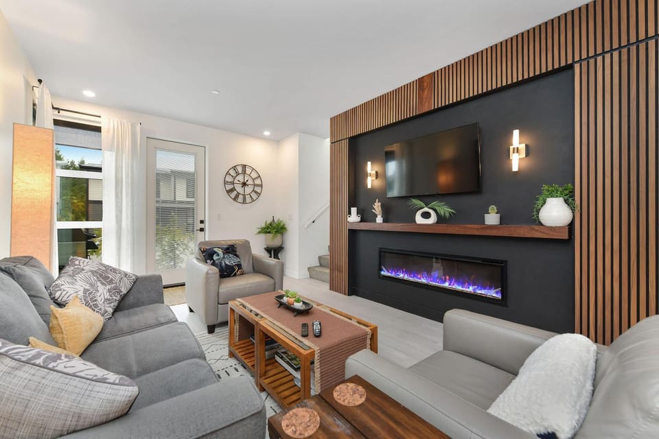 Sunridge Beachside Retreat by EMR Vacation Rentals House in Parksville