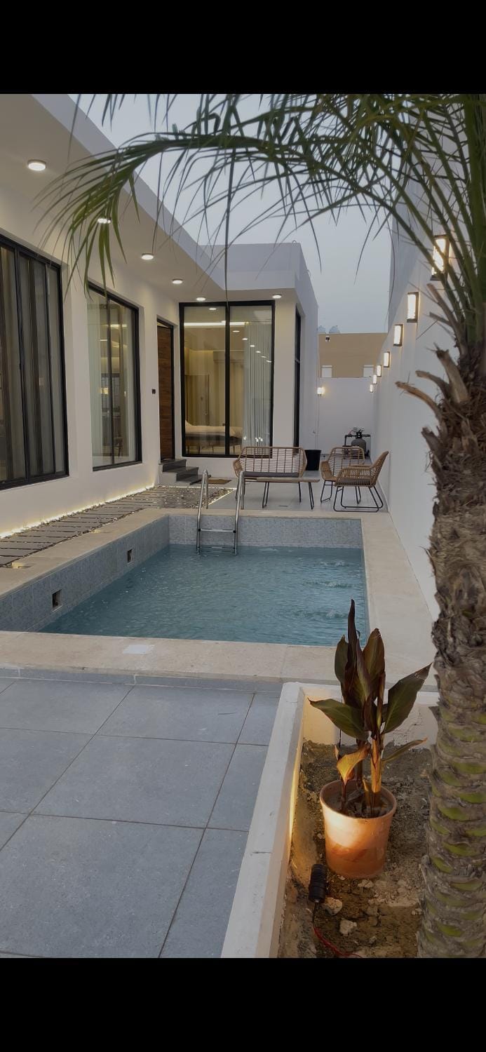 Swimming pool, Swimming pool