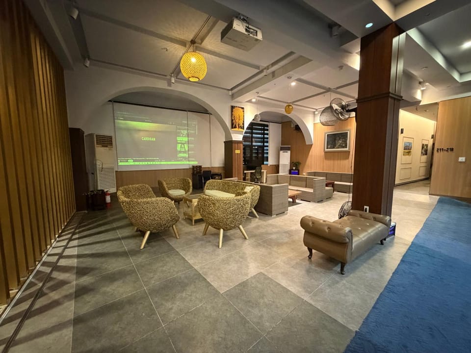 Lobby or reception, Entertainment