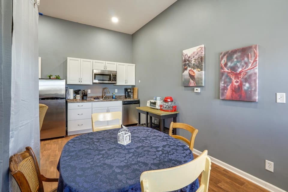 Amazing Stargazing! Ozarks Retreat on Working Farm Apartment in Ozark Mountains