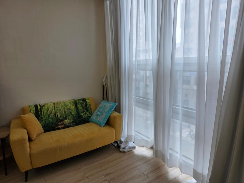 Deluxe Modern Near Dongmyo Apartment in Seoul