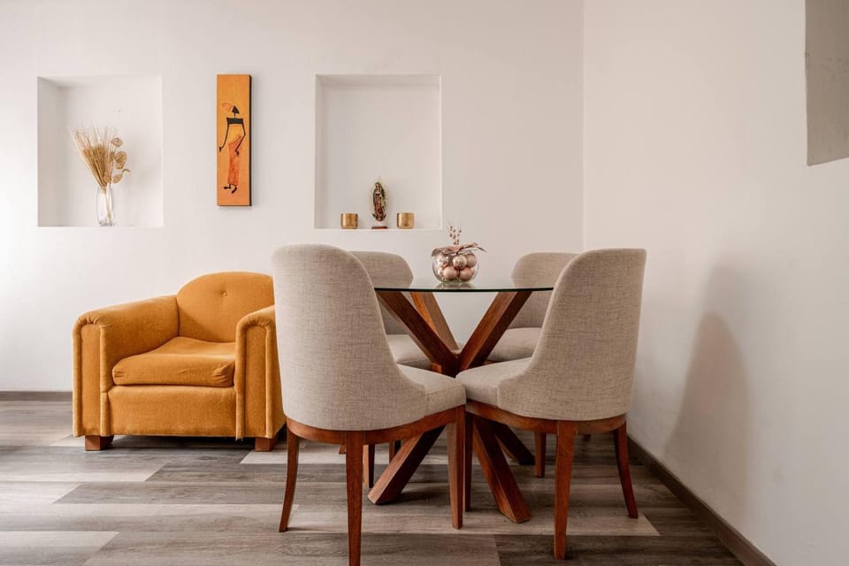 Decorative detail, Dining area