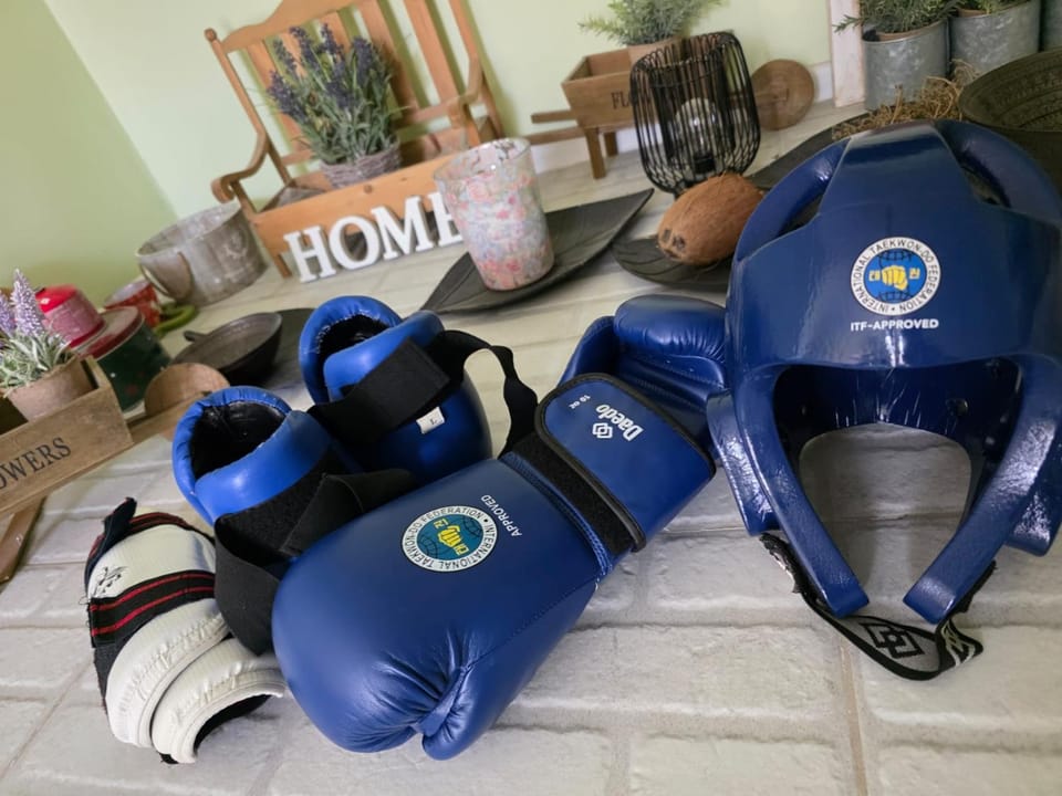 Property building, Spring, Day, Time of day