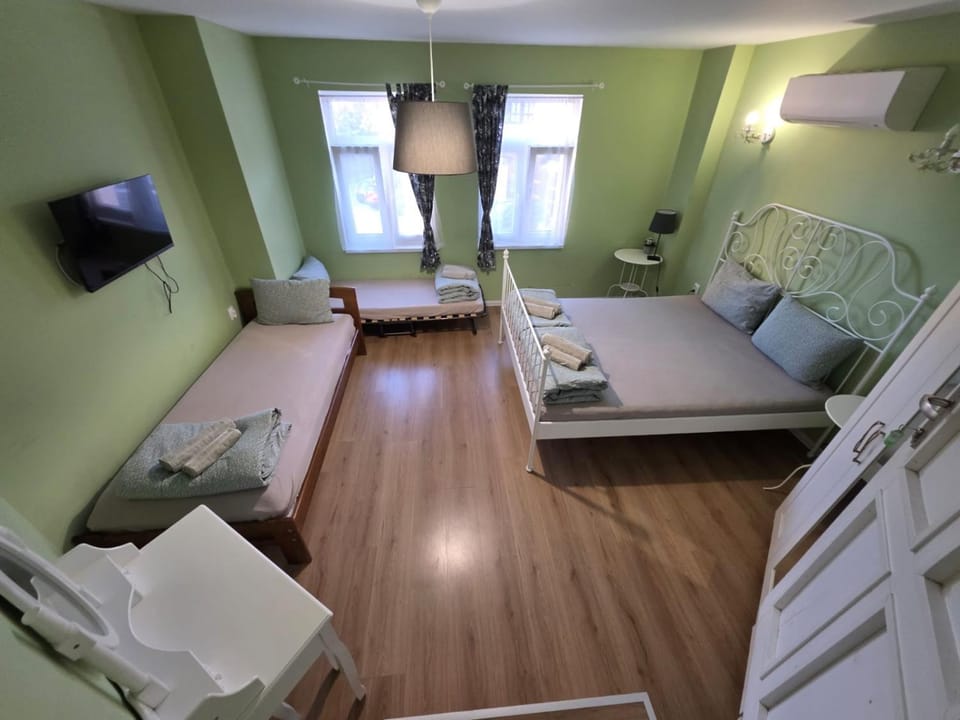 Bed, Bedroom, Autumn