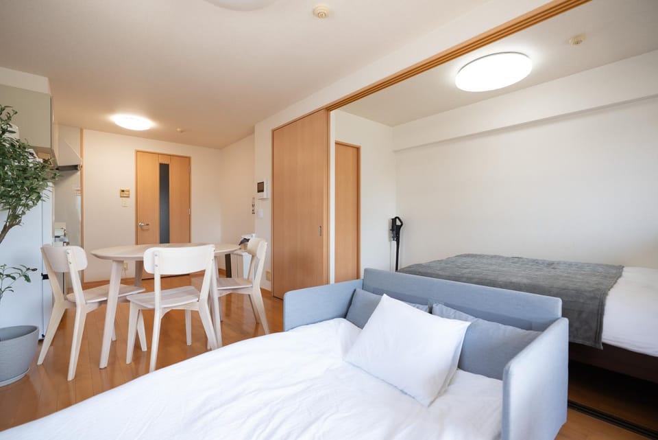 Bed, Photo of the whole room, Dining area
