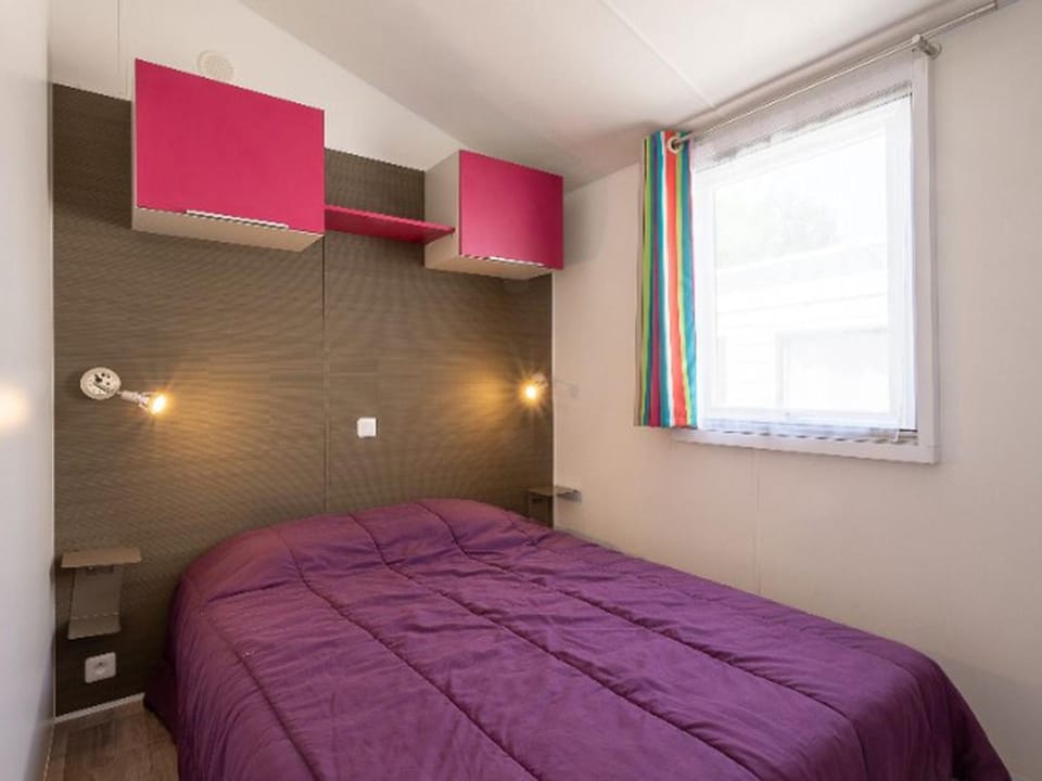 Mobil-home confortable avec terrasse - 2 pers. - API-1-52-2120 Campground/ 
RV Resort in Pays de la Loire