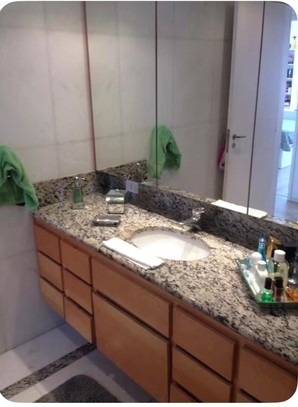 Conforto com vista deslumbrante e garagem Apartment in Rio de Janeiro