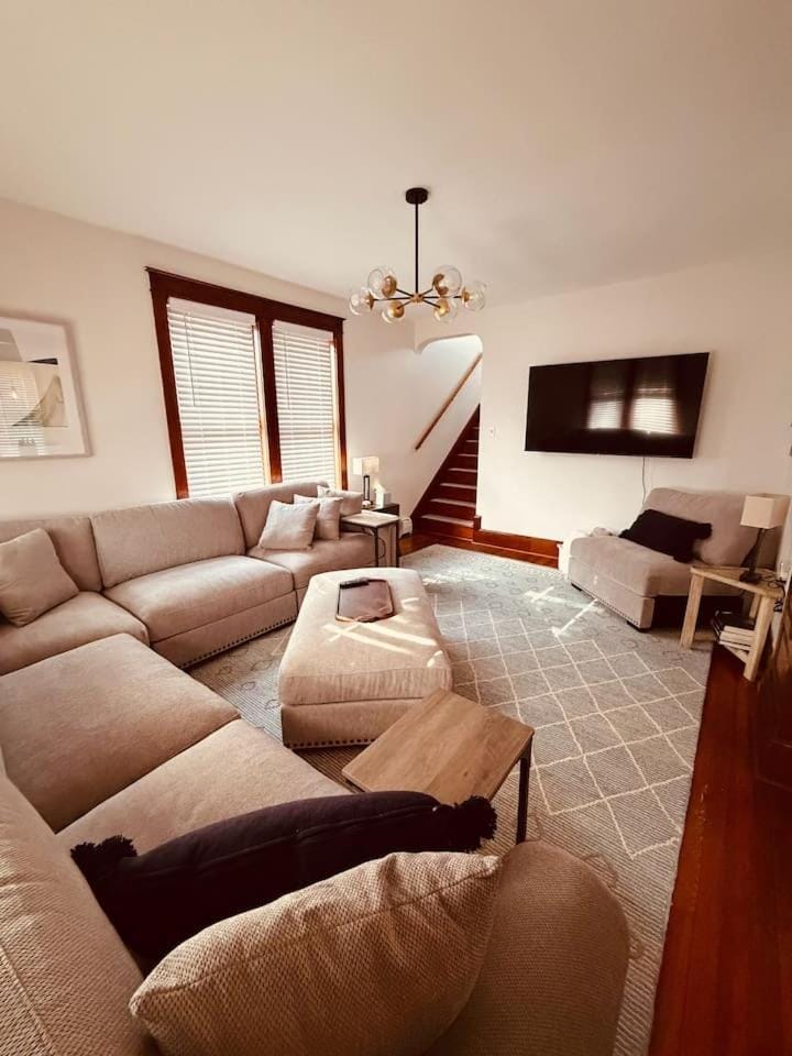 Walk to Gettysburg Battlefield Charming Brick Stay Country House in Gettysburg