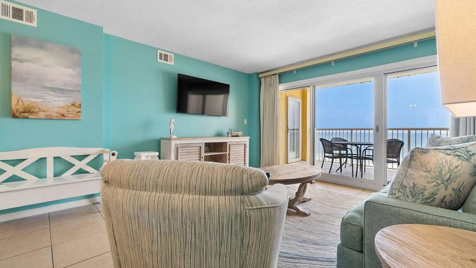 Beachfront Bliss House in West Beach