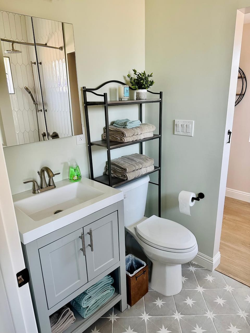 Toilet, Bathroom, towels