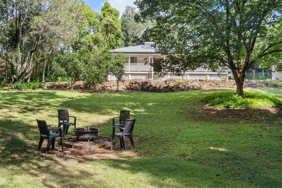 Property building, Patio, Natural landscape, Garden, Garden view