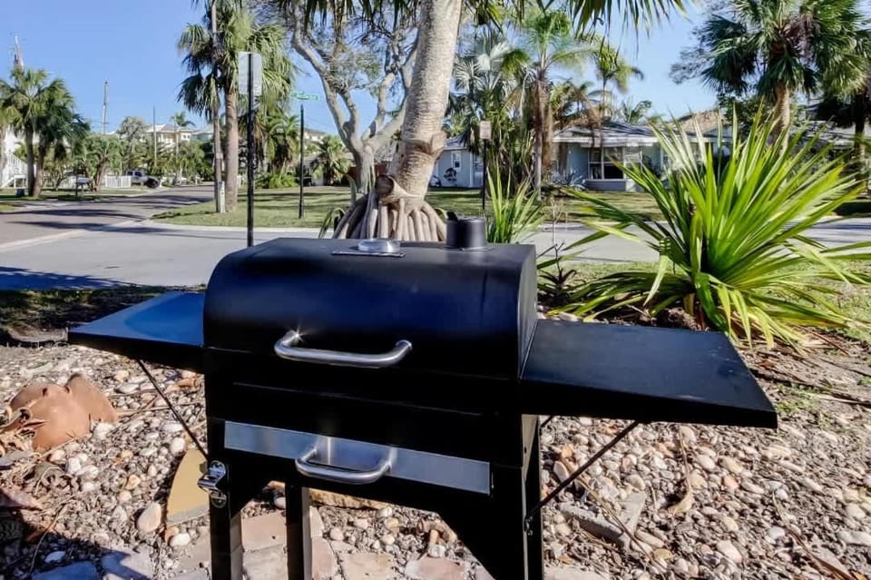 Work Remotely on Indian Rocks Beach - Walk 2 Beach Apartment in Indian Rocks Beach