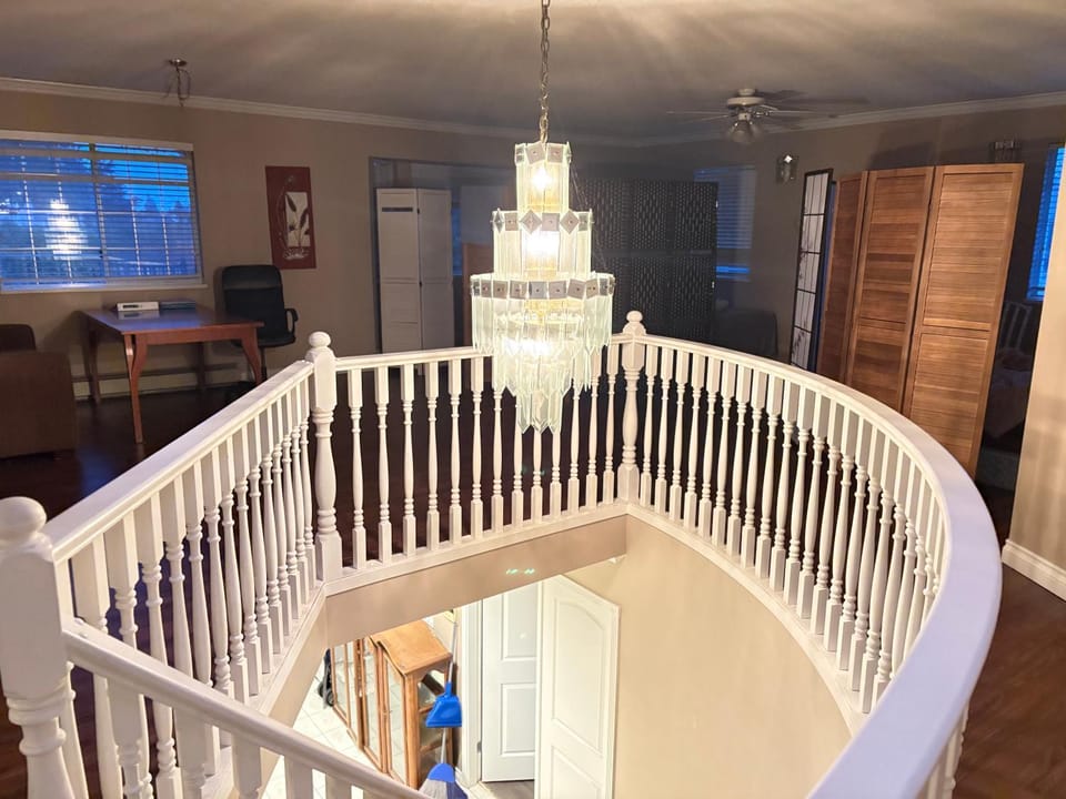 Modern Surrey Stay Near King George Blvd & Surrey memorial - Free Parking & Transit Access Vacation rental in Surrey