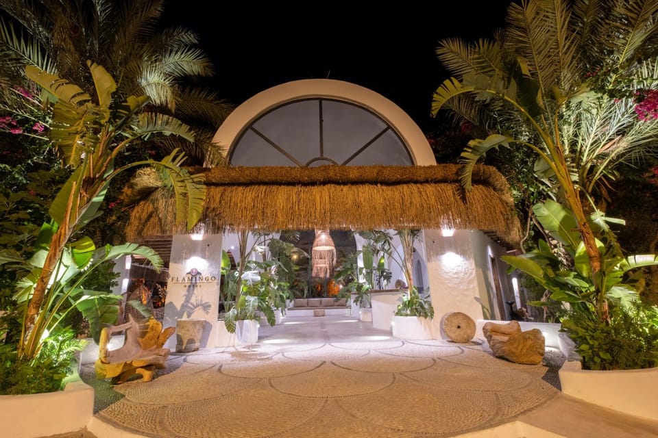 Property building, Facade/entrance, Lobby or reception