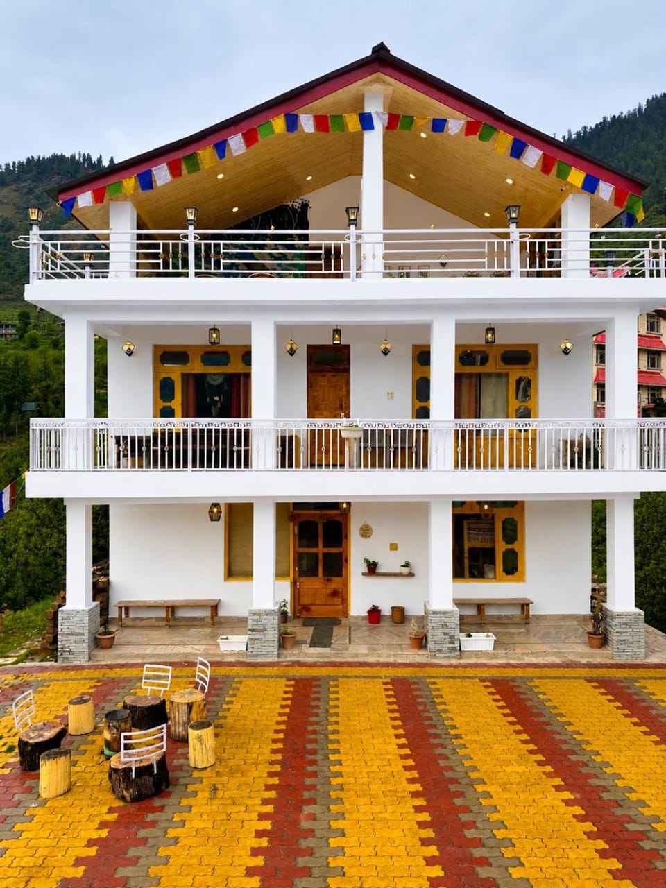 Property building, Patio, Facade/entrance, Day, Natural landscape, View (from property/room), Balcony/Terrace, Evening entertainment, Garden view, Mountain view, Area and facilities, Area and facilities, concierge, furniture