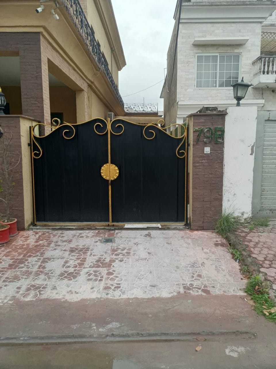 Facade/entrance