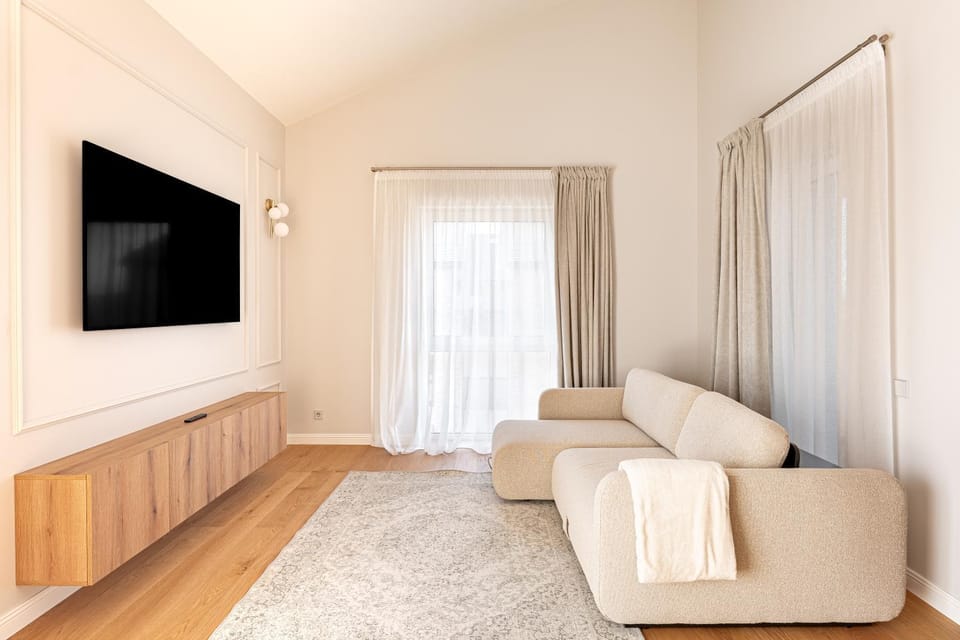 Modern 80kvm Apartment I Balcony I Parking I ᴄᴏʜᴏsᴛ Apartment in Klaipėda