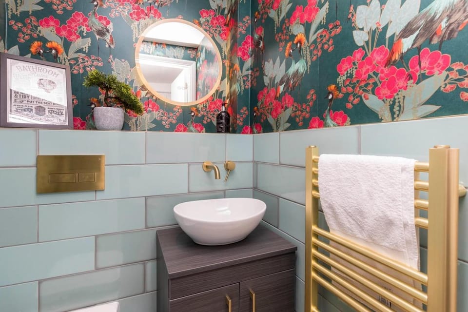 Lion House | Central Horsham | Free Parking | House in Horsham