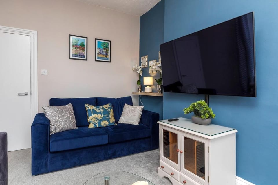 Lion House | Central Horsham | Free Parking | House in Horsham
